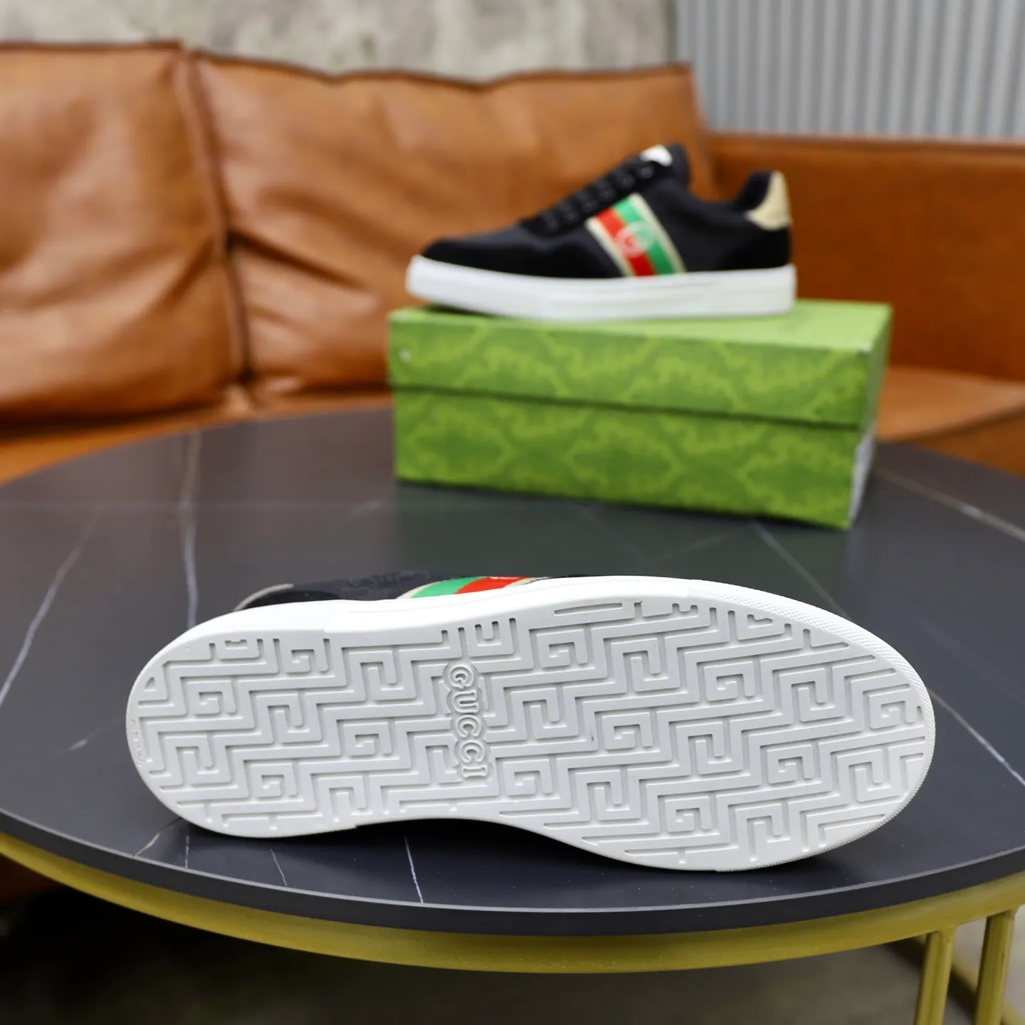 Men's men's shoes 💰440💰🙅‍♂️🙅‍♂️🙅‍♂️ Brand: Gucci GUCCi Standard code: 38-44 (45 customized) Grade: Same as the official website Material: Original material splicing Comfortable and breathable sheepskin lining Lightweight and wear-resistant sports outsole Style category: Men's fashion casual shoes Running sports shoes Distinguished luxury brand elements Top luxury color: actual picture color